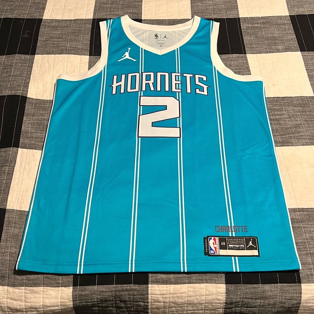 Charlotte Hornets #2 LaMelo Ball NBA Home Swingman Jersey - Picture 2 of 9
